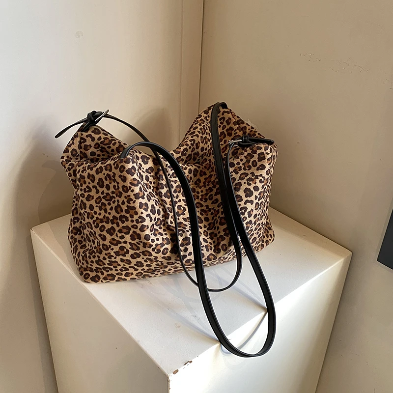 

Luxury Suede Leather Large Capacity Tote Bag Women's Boston Shoulder Bag Commuter Armpit Bag