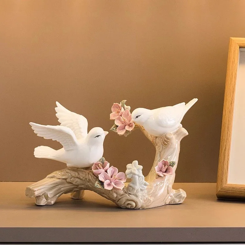 

Modern Simple Ceramic Bird Figurines Living Room Wine Cabinet Room Table Top Figurines Cute Bionic Art Home Decor Statua FYFM