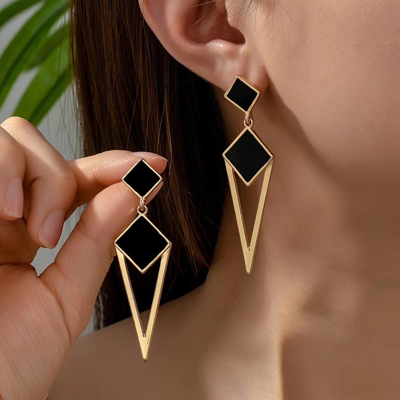 

A Pair of Fashionable & Versatile Summer Trendy Alloy Rhombus Oil-Drop Dangle Earrings