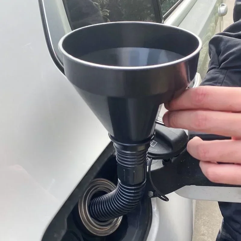 Telescopic Car Refueling Funnel with Filter Cars Motorcycle Truck Engine Oil Gasoline Filling Funnels Extension Pipe Tools