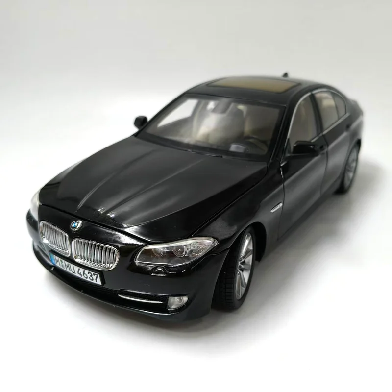 Welly GAT 1:18 BMW 5 Series 535i F10 F18 2010-2017 توقف نموذج سيارة لعبة مصنوعة من خليط معدني مع مجموعة أبواب مفتوحة هدية