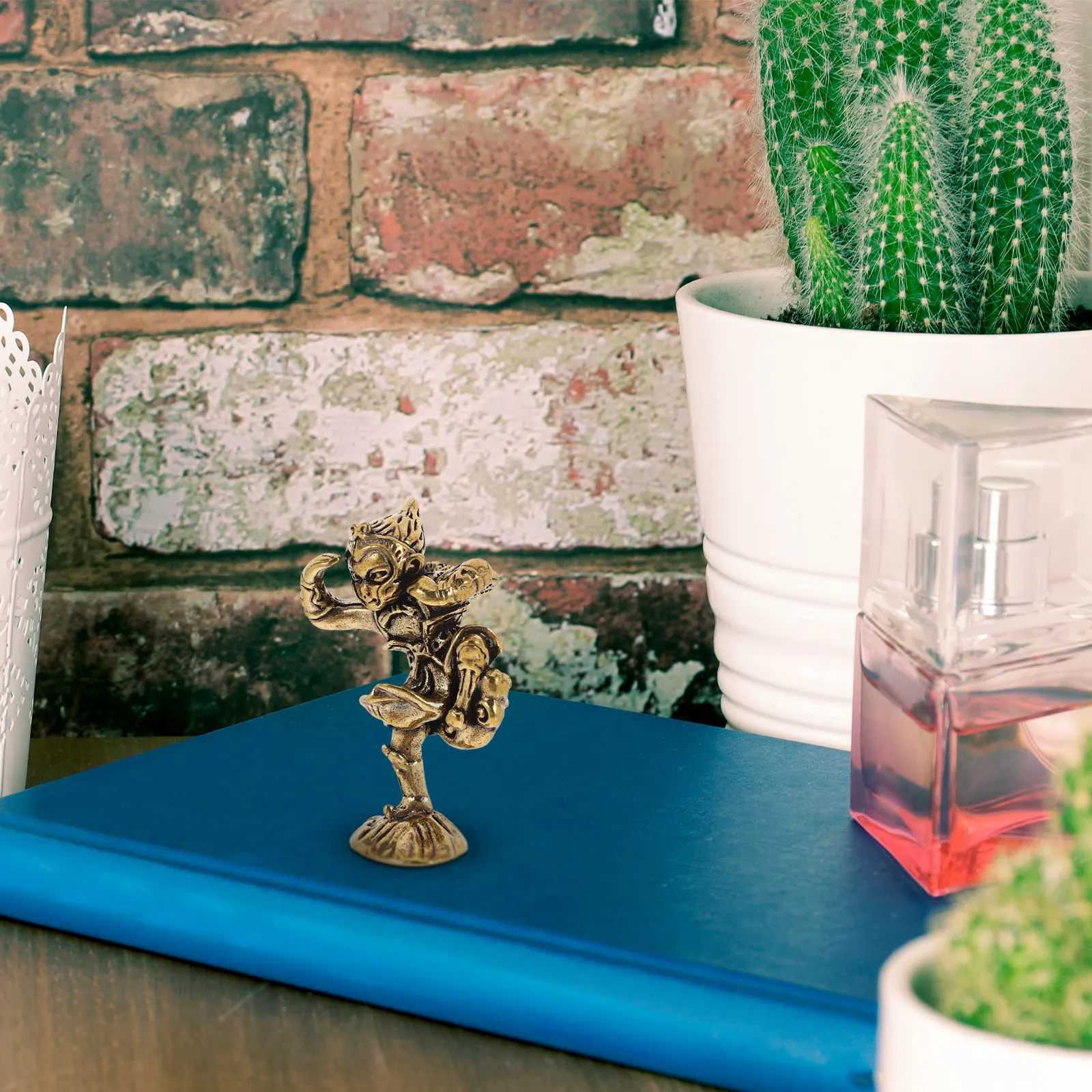 Sun Copper Desktop Statue for Living Room Bedroom Desk Decor Strength Symbol Animal Sculpture