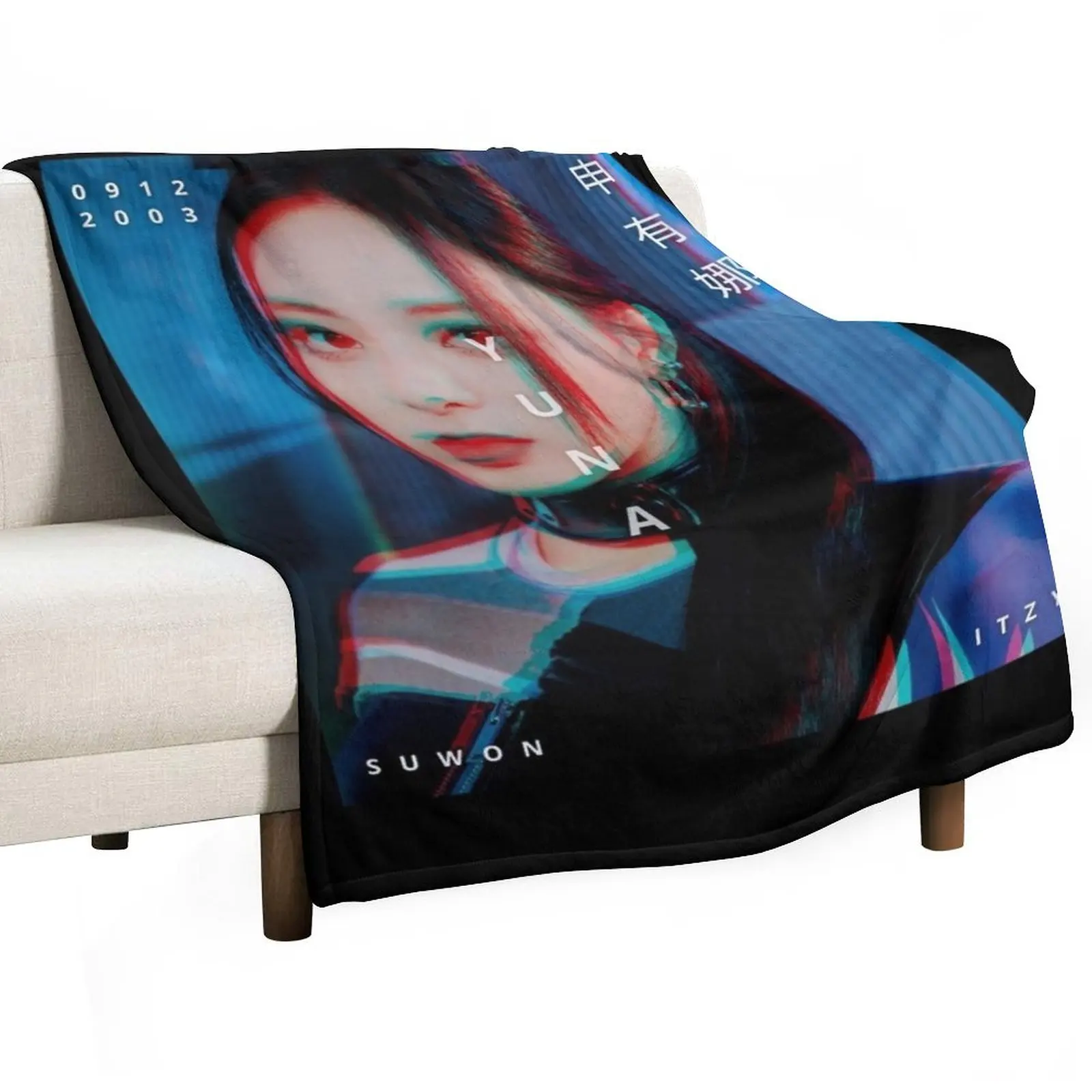 

ITZY Yuna Voltage Era Throw Blanket Thermals For Travel Decorative Sofas Luxury Brand Luxury Designer Blankets