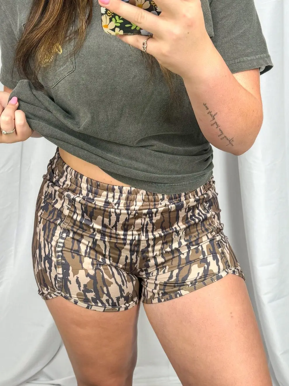 

Summer Women's Hot Pants Camouflage Print Casual Elastic Waist Slit Fashion High Street Hot Girl Shorts