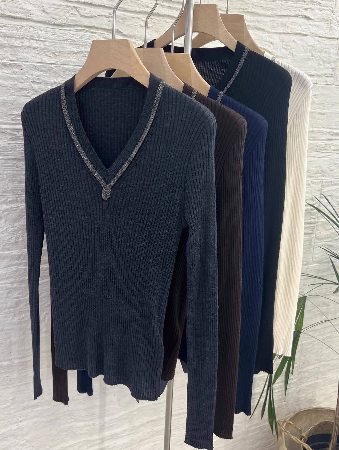 

Новинка 2025 года, женская цепочка из бисера с v-образным вырезом, 100, шерстяной трикотаж, универсальный