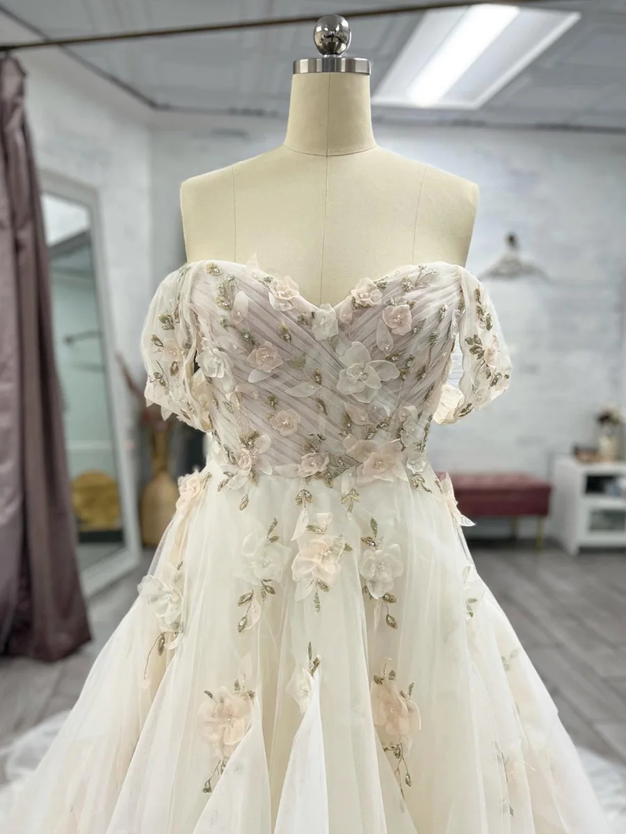 Romantic 3D Flowers Appliques Lace A-Line Wedding Dresses Off The Shoulder Ruffles Pleat Bridal Gowns