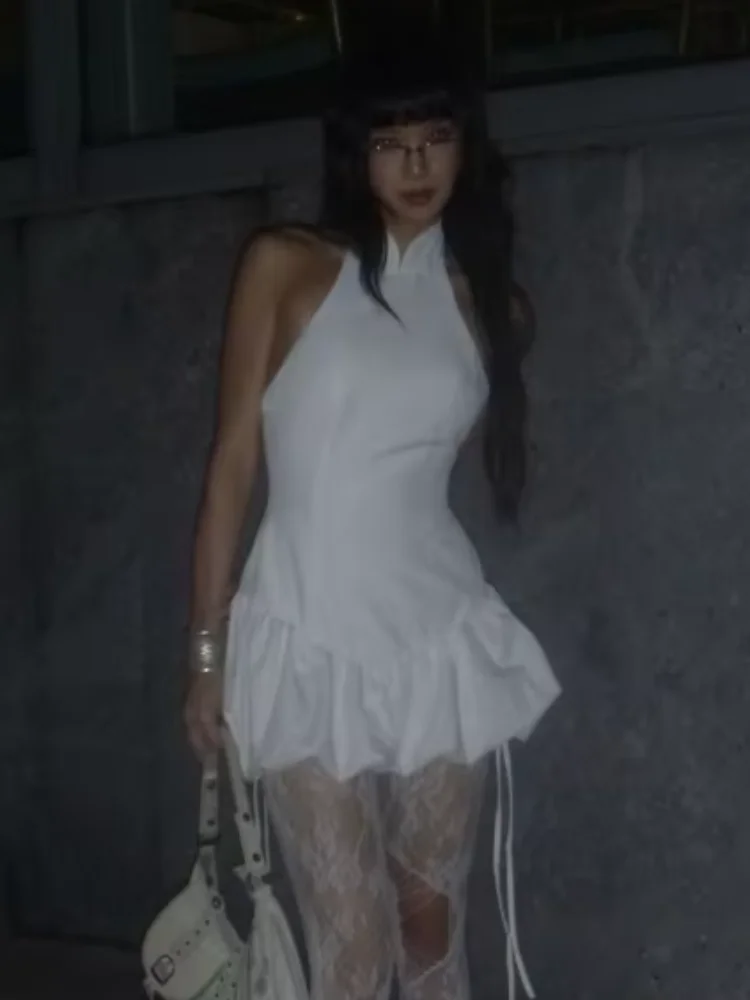 

Новое женское мини-платье 2026: Сексуальное белое платье без рукавов с цветочным принтом, открытыми плечами и высокой талией, для клубных вечеринок