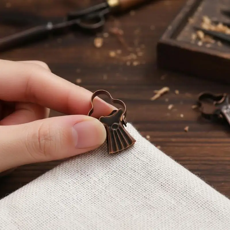 10Pcs Quality Mini Metal Hook Clips Multifunctional Household Curtain String Lights Clips Sturdy Enduring Window Curtain Clips