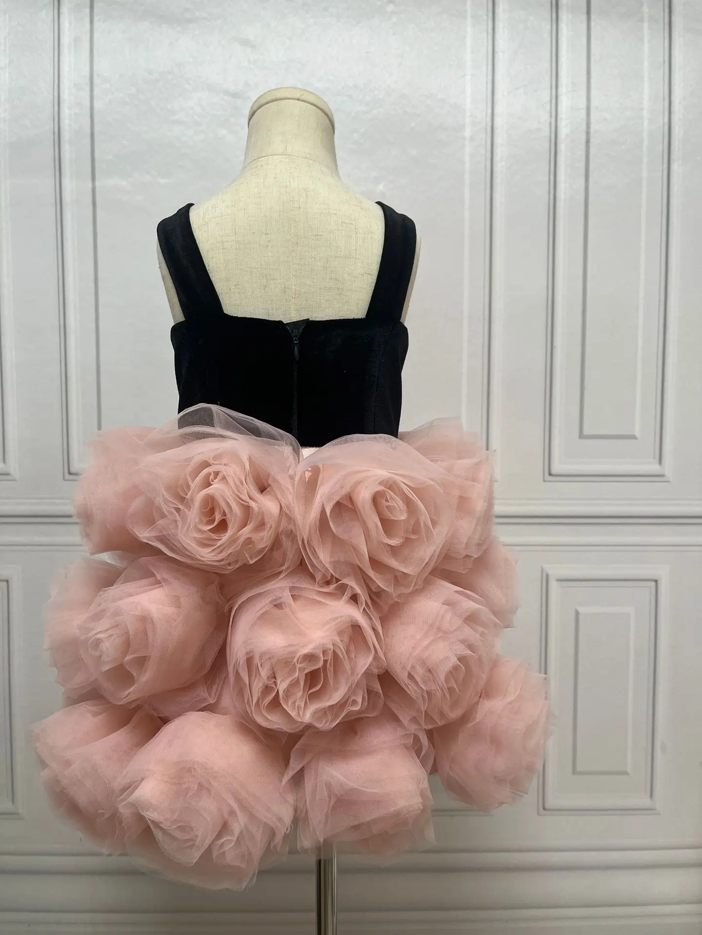 Flower Girls Dress For Short Wedding Floral Gala Dress Spaghetti Strap Black Velvet Toddler Pageant Dress