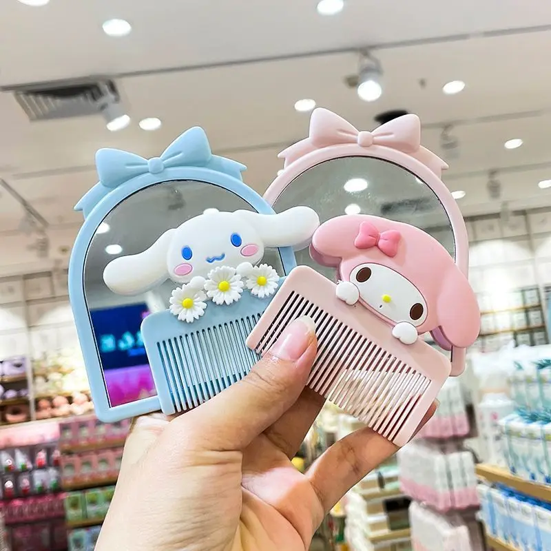 

Miniso hello kitty mirror Sanrio mini mirror comb set Kuromi Cinnamon dog Melody portable small mirror female anime gift