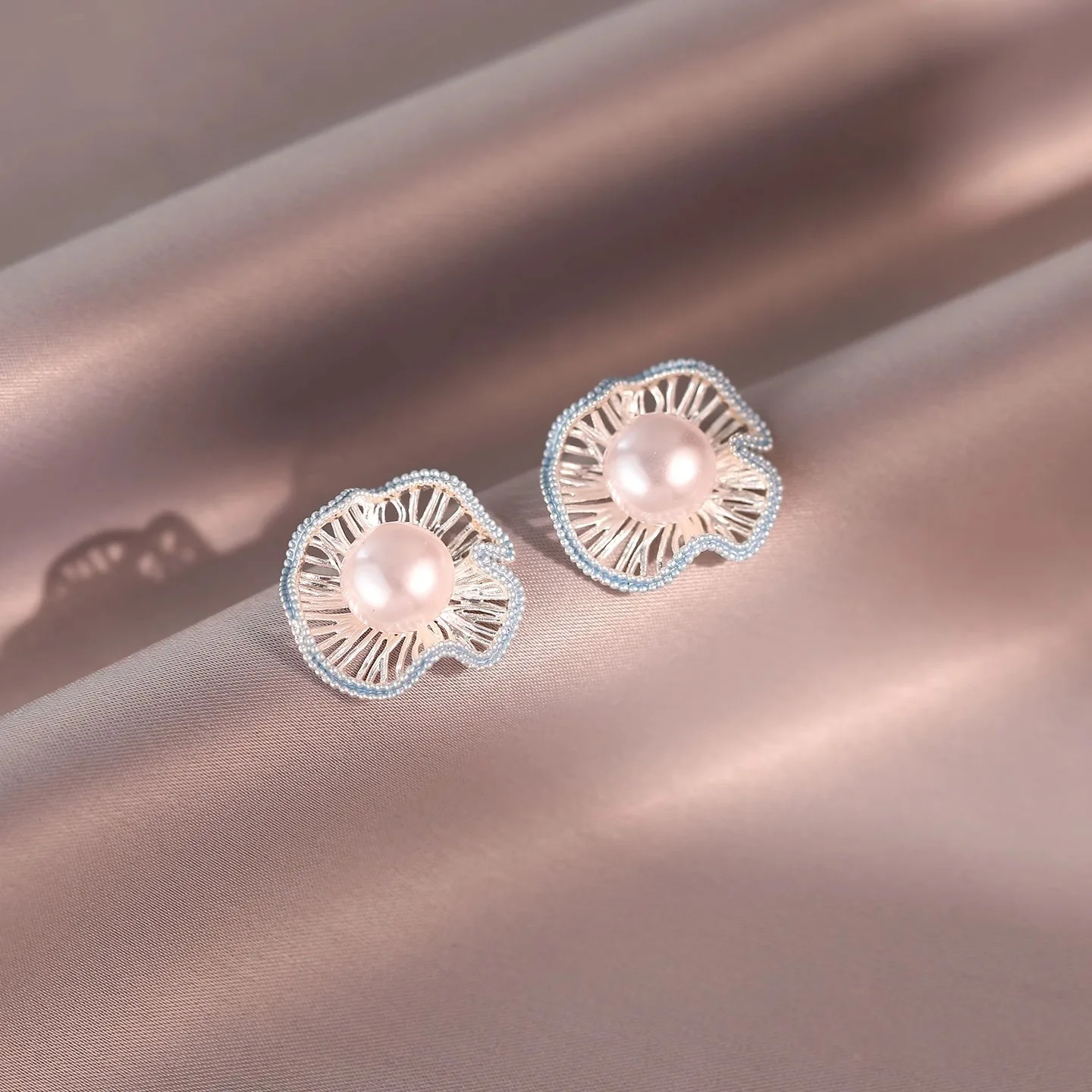 S925 silver needle rolled edge pearl earrings - elegant and exquisite women's earrings