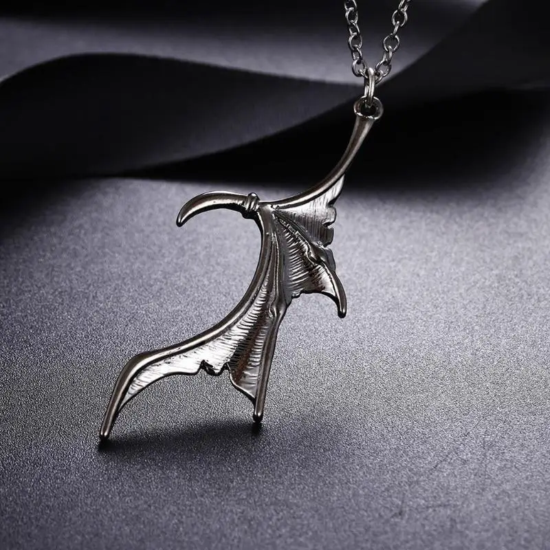   2 Pcs/Set Exquisite Bat Wing Heart Pendant Couple Necklace Jewelry Charms Decor