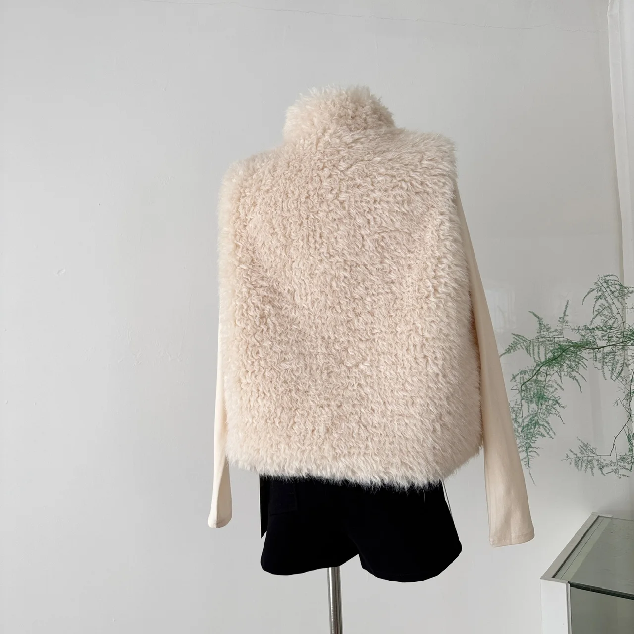 سترة فرو فاخرة من شعر الماعز - بطانة صوف شتوية دافئة، سترة كاجوال بدون أكمام باللون البني والبيج للنساء