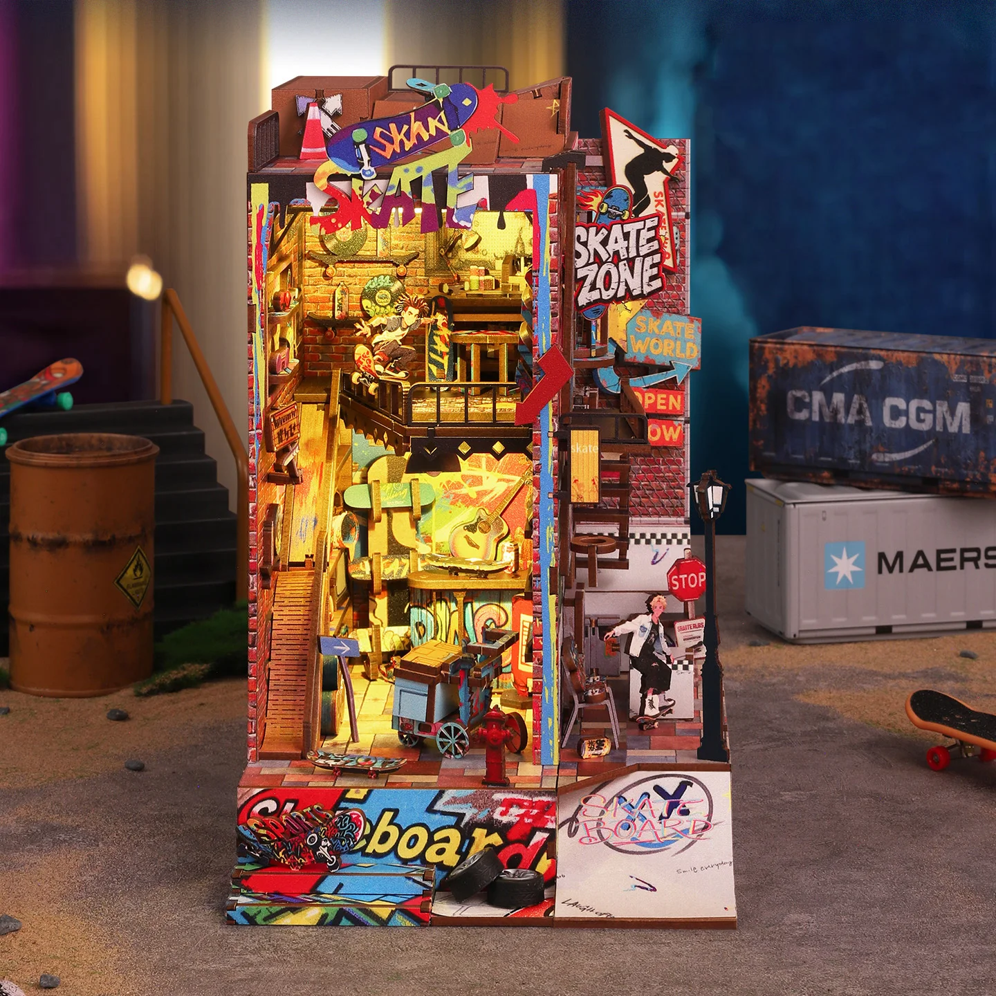 DIY Wooden Skateboarding Competition Book Nook Shelf Insert Kit Miniature Model Kits Bookshelf Bookend for Friends Birthday Gift