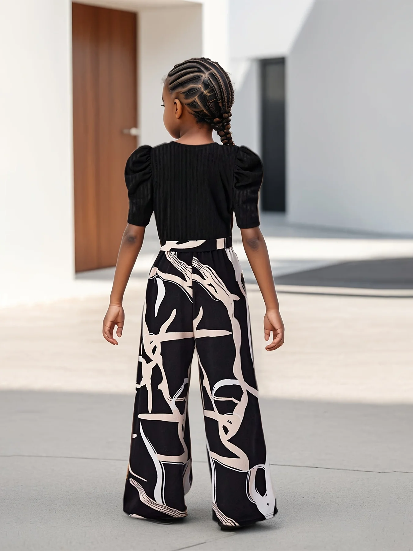 Girls' Casual Outfit: Short Puff-Sleeve Top + Loose Patterned Printed Pants Two-Piece Set in Burgundy and Black, Multiple Options, Suitable for Children Aged 4-11, Versatile Clothing for Home, Leisure, and Outings