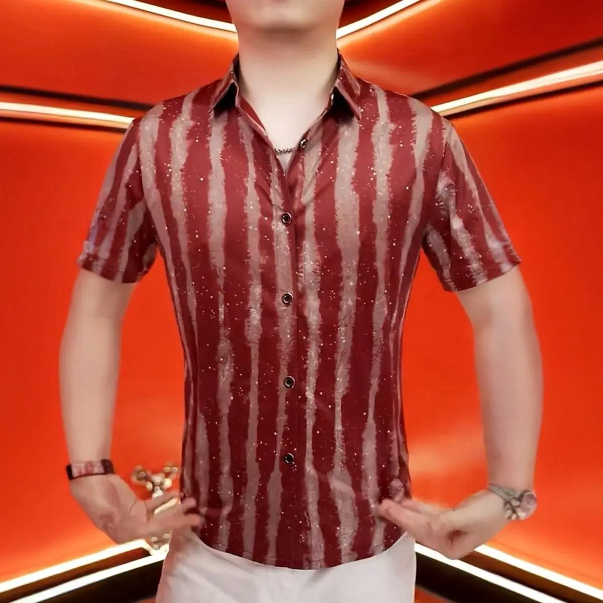 

Летняя модная повседневная рубашка для мужчин: легкая, роскошная, приталенная, с отложным воротником, персонализированная, деловая, дышащая, из полиэфирного волокна