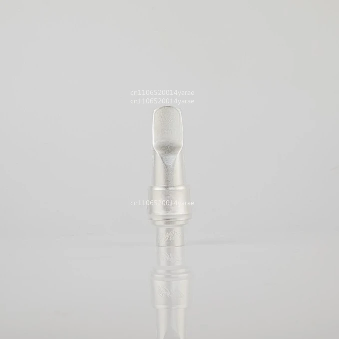 

Саксофон (альт/тенор/сопрано), металлическая флейта, посеребренная поверхность, подходит для начинающих исполнителей.