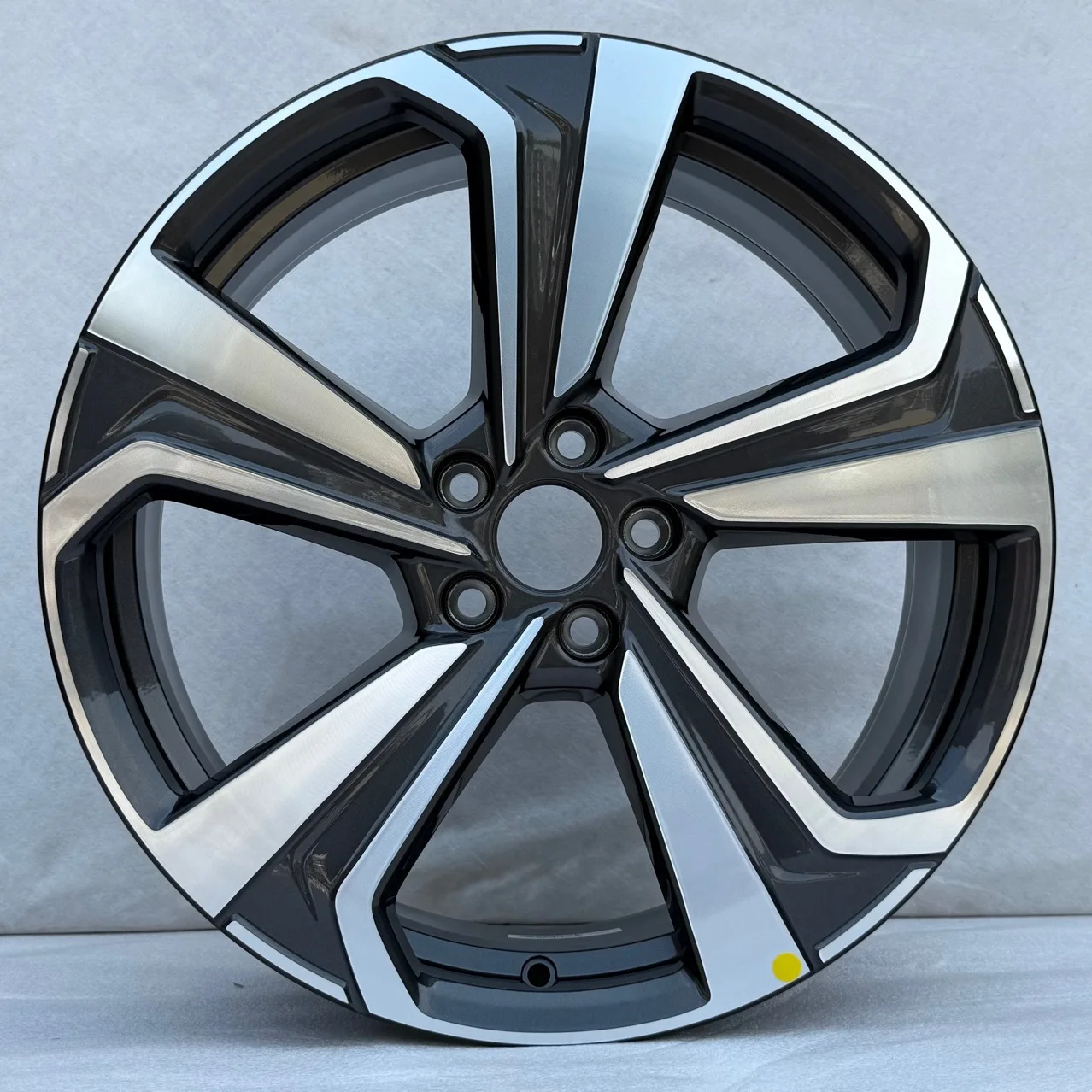 

New OEM Five Spoke Aluminum Alloy Lightweight Universal Fitment Hyper Black Finish Wheel with PCD 120/130 and ET 20/15/30