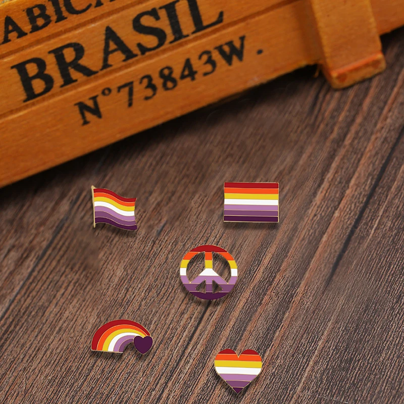 

Lesbian LGBT Enamel Pins for Female Girl Falling in Love with Girl Fashion Brooches Pride Flag Rainbow Heart Metal Badge Jewelry