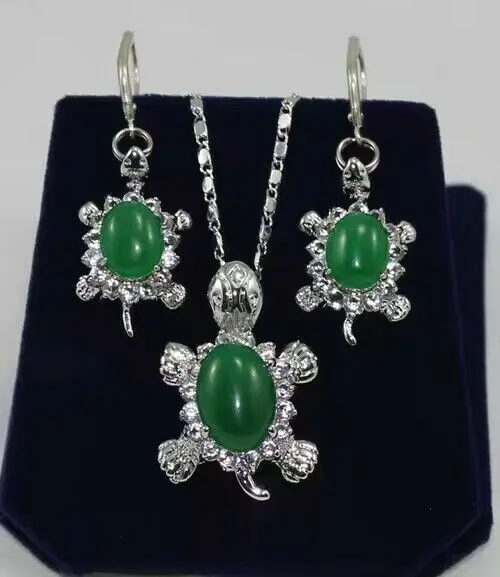 

Natural Green Jade Turtle Pendant 14KGP Necklace Earrings Set AAA