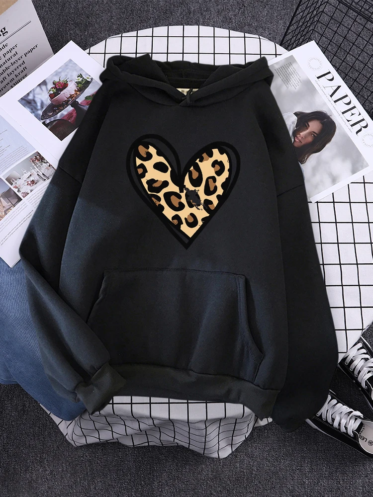 Incomplete Leopard Heart Printed Woman Hoody Cartoon Autumn Sweatshirt Harajuku Fashion Clothes Crewneck Fleece Female Hoodie