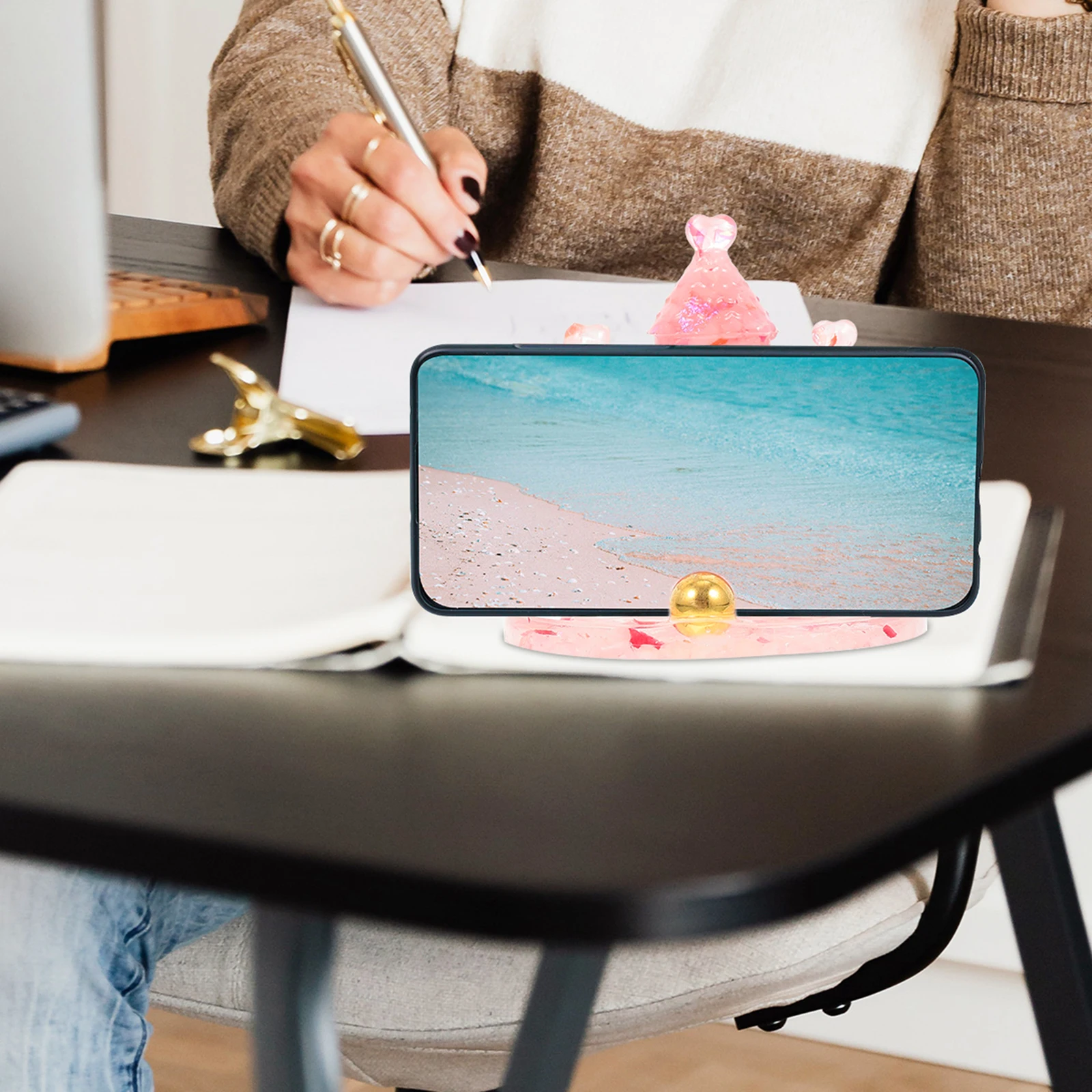 

Phone Stand Castle Shaped Holder Cell Household Bracket Cellphone Lovely Desktop Decor Smartphone Resin Design