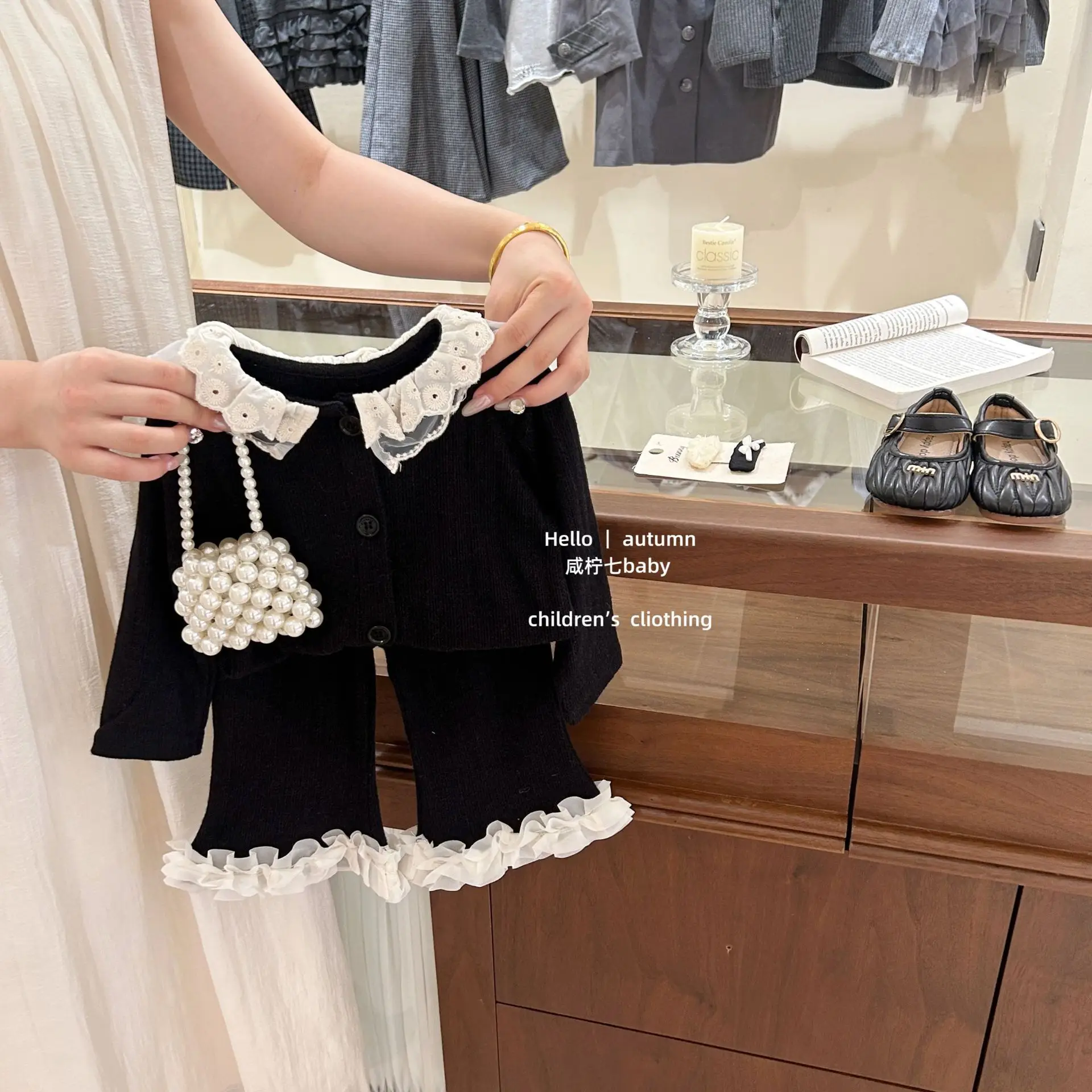 Girl's Autumn Set Designer 2025 Spring and Autumn Small Fragrant Lace Top Flared Pants Two-piece Set