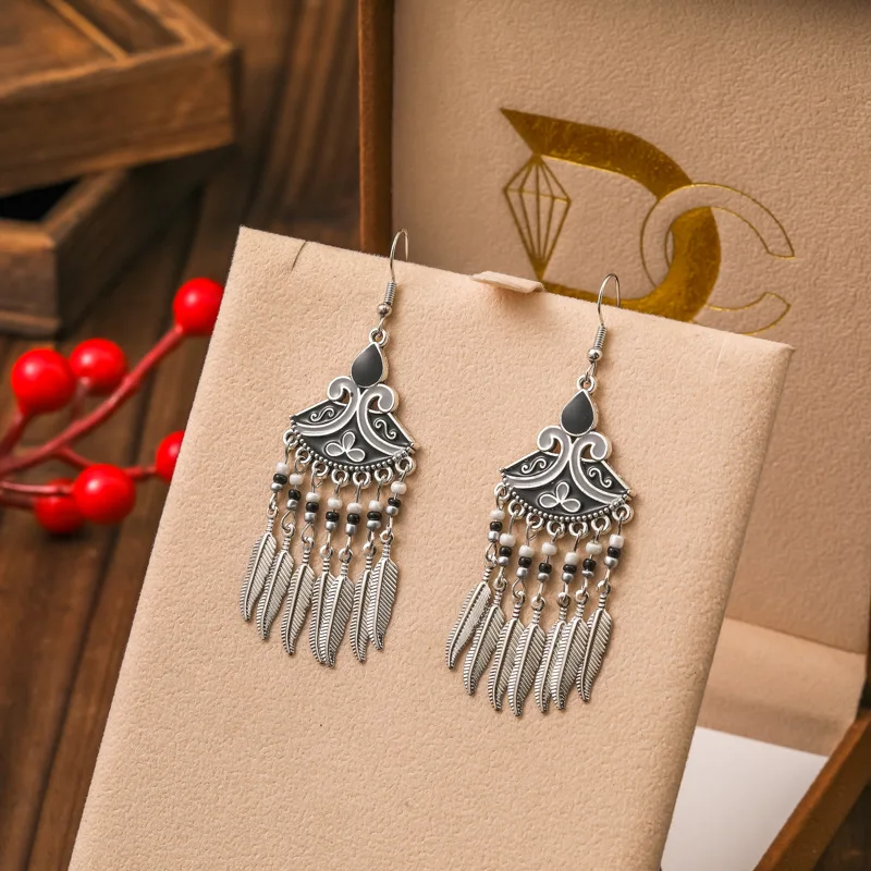 New Ethnic Enamel Fan Shaped Rice Bead Earrings for Women Creative Elegant Silver Color Metal Leaf Tassel Earring Party Jewelry