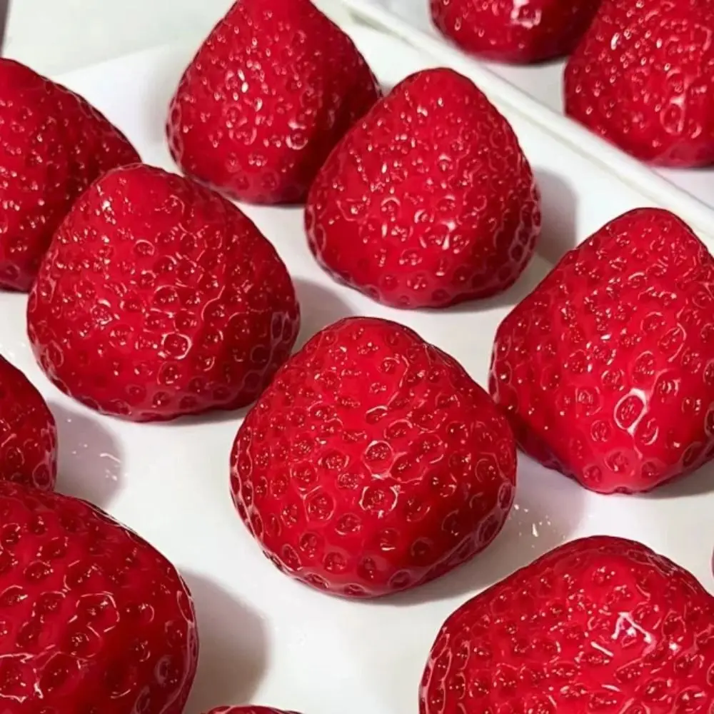 Giocattoli divertenti Simulazione Fragola Giocattolo da spremere Silicone 3D Fragola Pizzico Giocattolo TPR Morbido Cartone animato Agitarsi Giocattolo Per Bambini