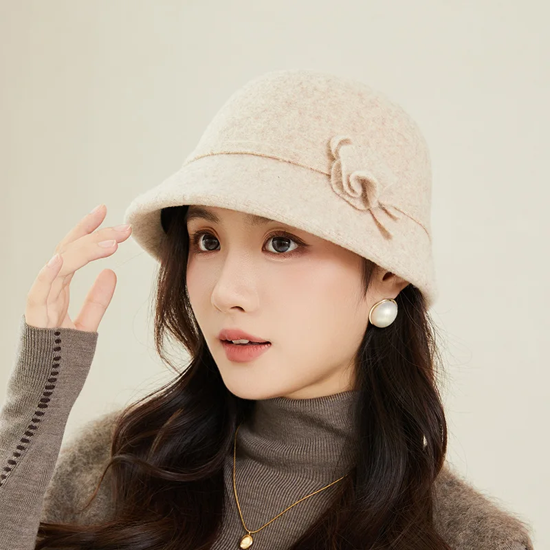 Round Top Minimalist Flower Equestrian Caps Woman's Autumn/Winter Retro Fashionable And Versatile Bucket Hats