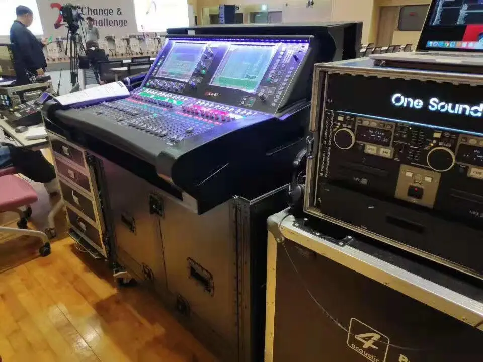 Allen Heath Live C3500 Mixing Console, Flight Case, Hydraulic Cabinet, Shockproof Folding Control Console