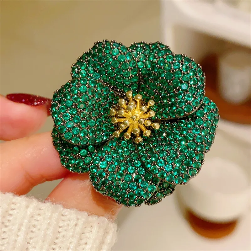 Retro High-end Colombian Emerald Multi-layer Flower Women\'s Brooch Elegant Design Suit Jacket Pin Temperament Accessories Gift