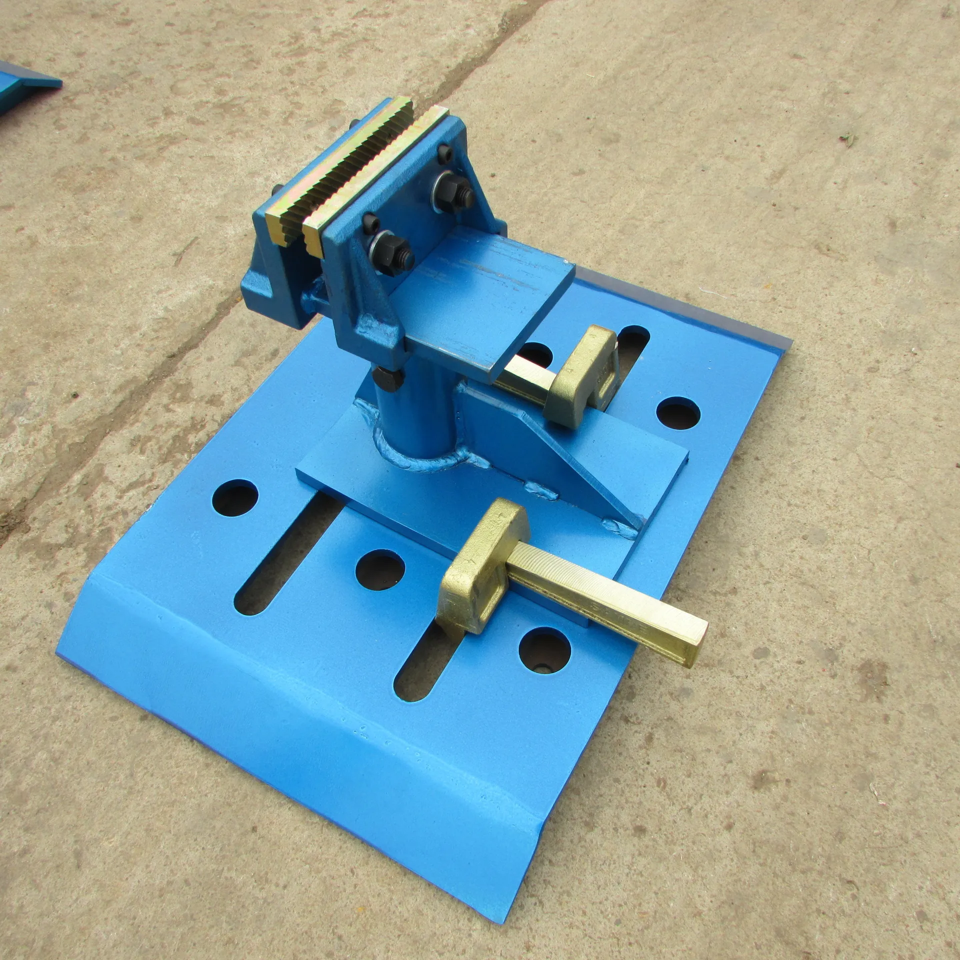 Floating‑Surface Bench System for Automotive Repair, Auto Body Latch Column, Automotive Sheet Metal Correction Equipment