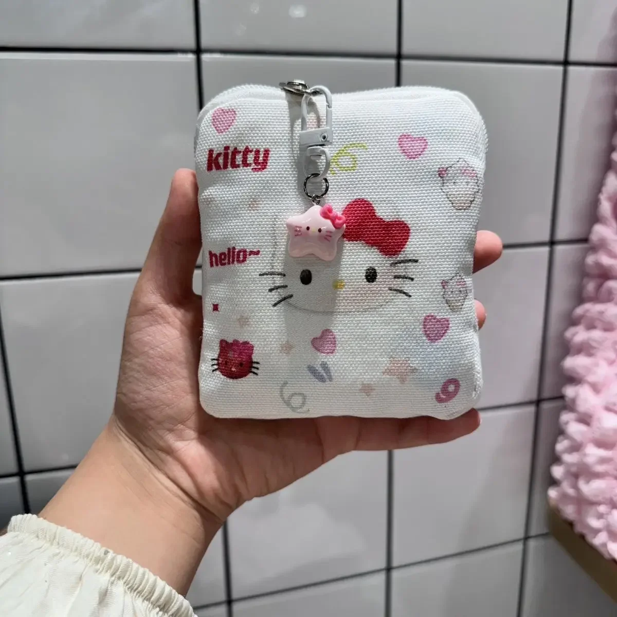 

Сумка для хранения Hello Kitty, аниме, периферийные устройства, милый мультяшный кошелек с принтом, портативная сумка для хранения гигиенических полотенец, подарки