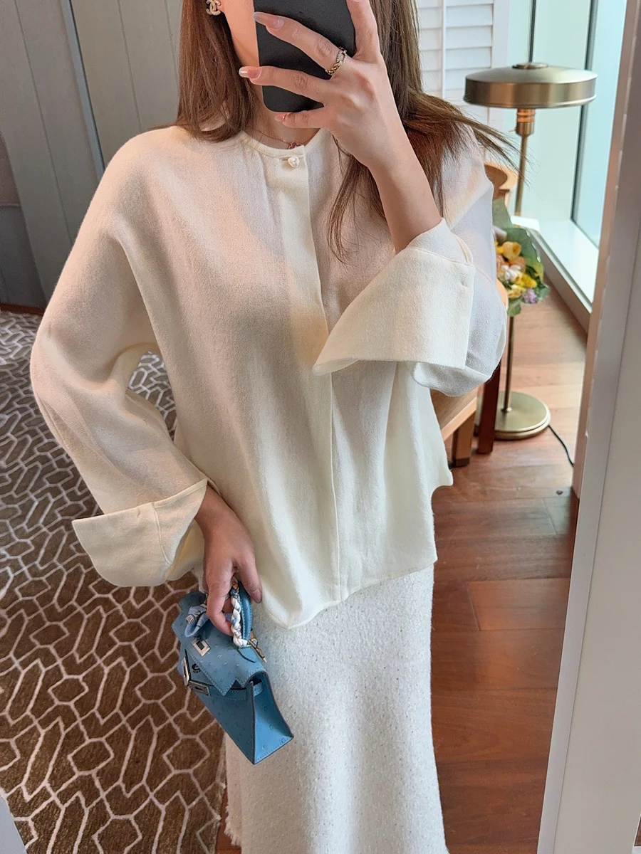 

Ретро-кофта из шерсти бежевого цвета на пуговицах, простая, стройнящая, универсальная, высокого качества, с круглым вырезом, длинными рукавами, свободного кроя