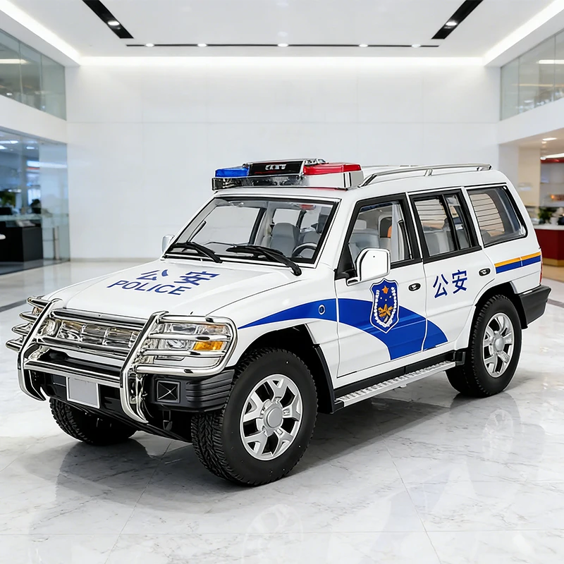 

1:18 Pajero SUV, полицейская модель автомобиля из сплава, звук и свет, детские игрушки, коллекционные предметы, подарок на день рождения