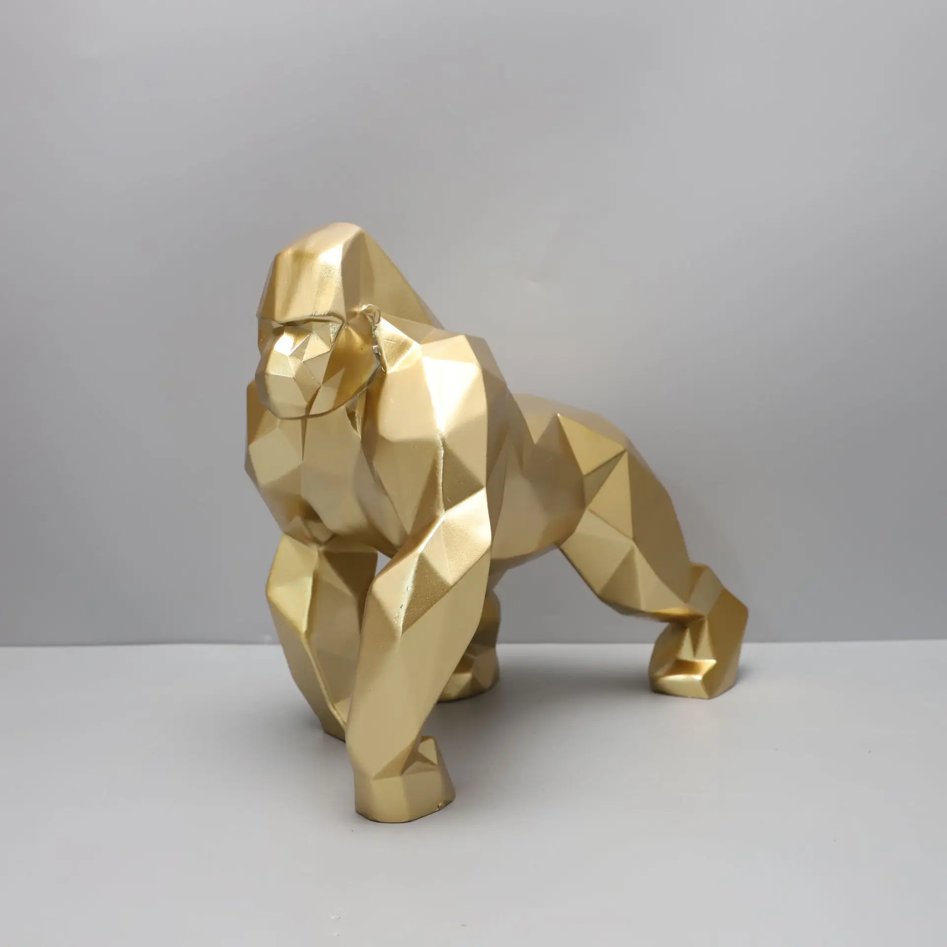 

Modern Home Decor Luxury Gold Geometric Gorilla Animal Statue Tabletop Figurine Creative Resin Craft Sculpture