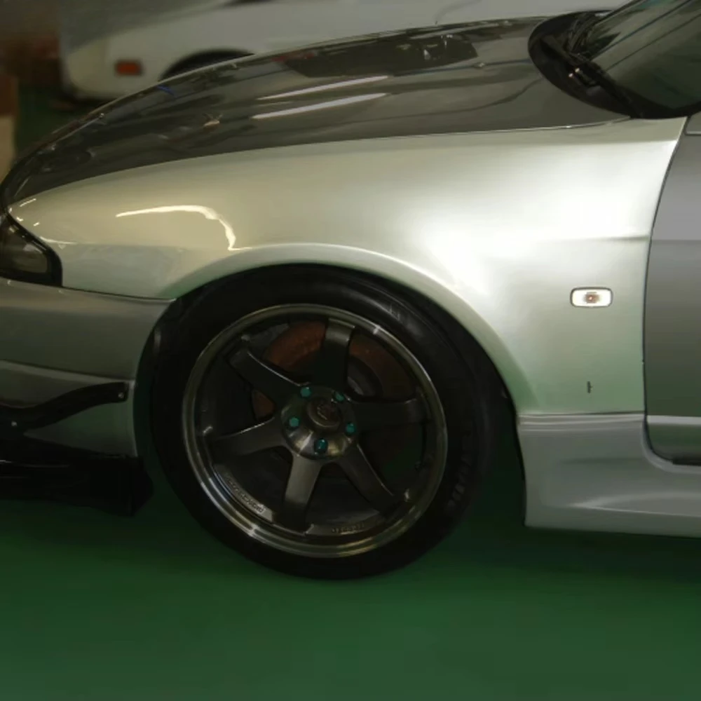 

For Skyline R33 GTR BCNR33 Style Carbon Front Wide Vented Fender