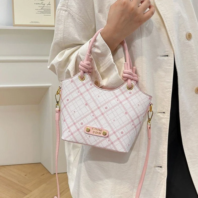 

Luxury Brand Women's Bag With Jacquard Lining And Signature Dust Bag Included For A Premium Unboxing Experience