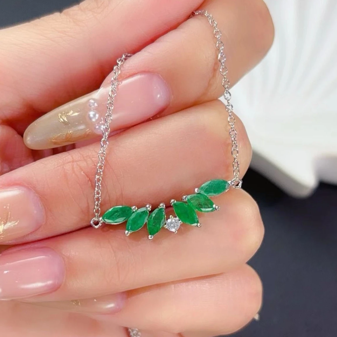 

Натуральное изумрудное ожерелье с сертификатом, 6 камней 3мм*6мм, из колумбийского изумруда, серебряное ожерелье с 3 слоями позолоты 18К