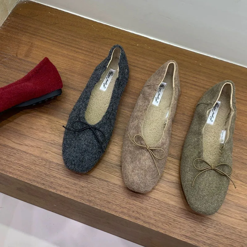 Modische, flache Schuhe aus Plüsch, zum Hineinschlüpfen, für Damen, weich und warm, mit Schmetterlingsknoten, aus Flockstoff, flache Damenschuhe mit Fell, neue Herbst-/Winterkollektion. – Detail 2
