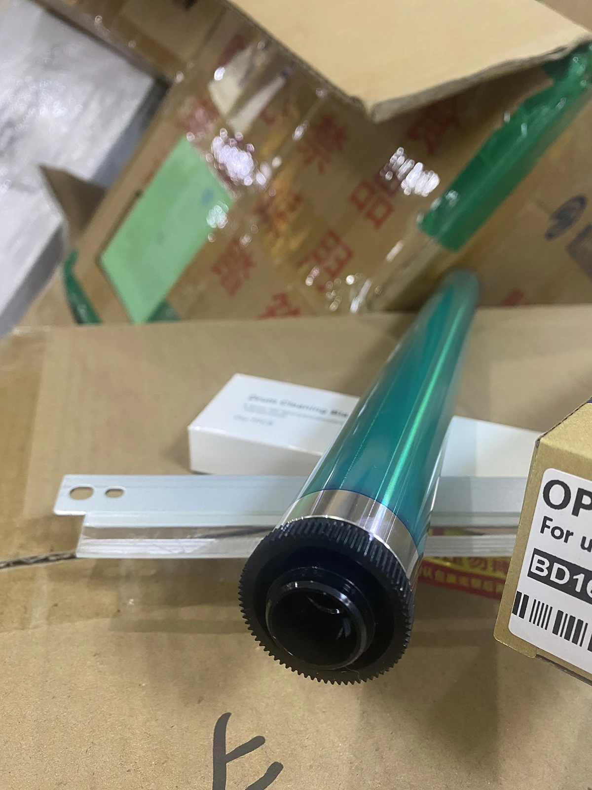 

Барабан OPC + чистящее лезвие для Toshiba E-Studio 168 208 230 280s 163 182 212 242 232 282 233 283 18 195 223 225 243 245 Цилиндр