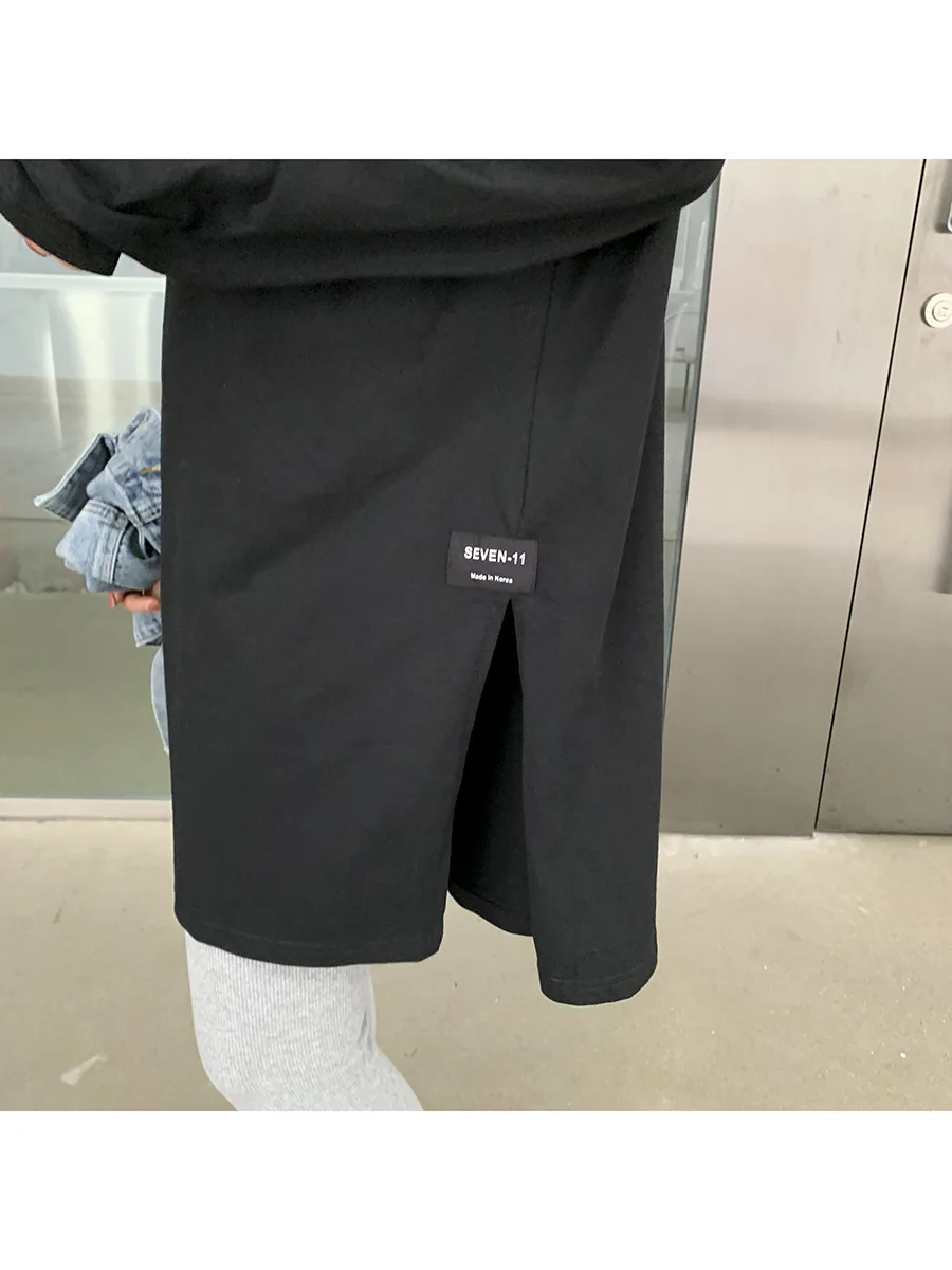 Damen-T-Shirt im koreanischen Stil, mit Rundhalsausschnitt, langen Ärmeln, lockerer Passform, mittellanger Länge, seitlichem Schlitz, Basic-Design, Oversize-Schnitt, lässiges, schlichtes Oberteil, ideal als Unterhemd. – Detail 11