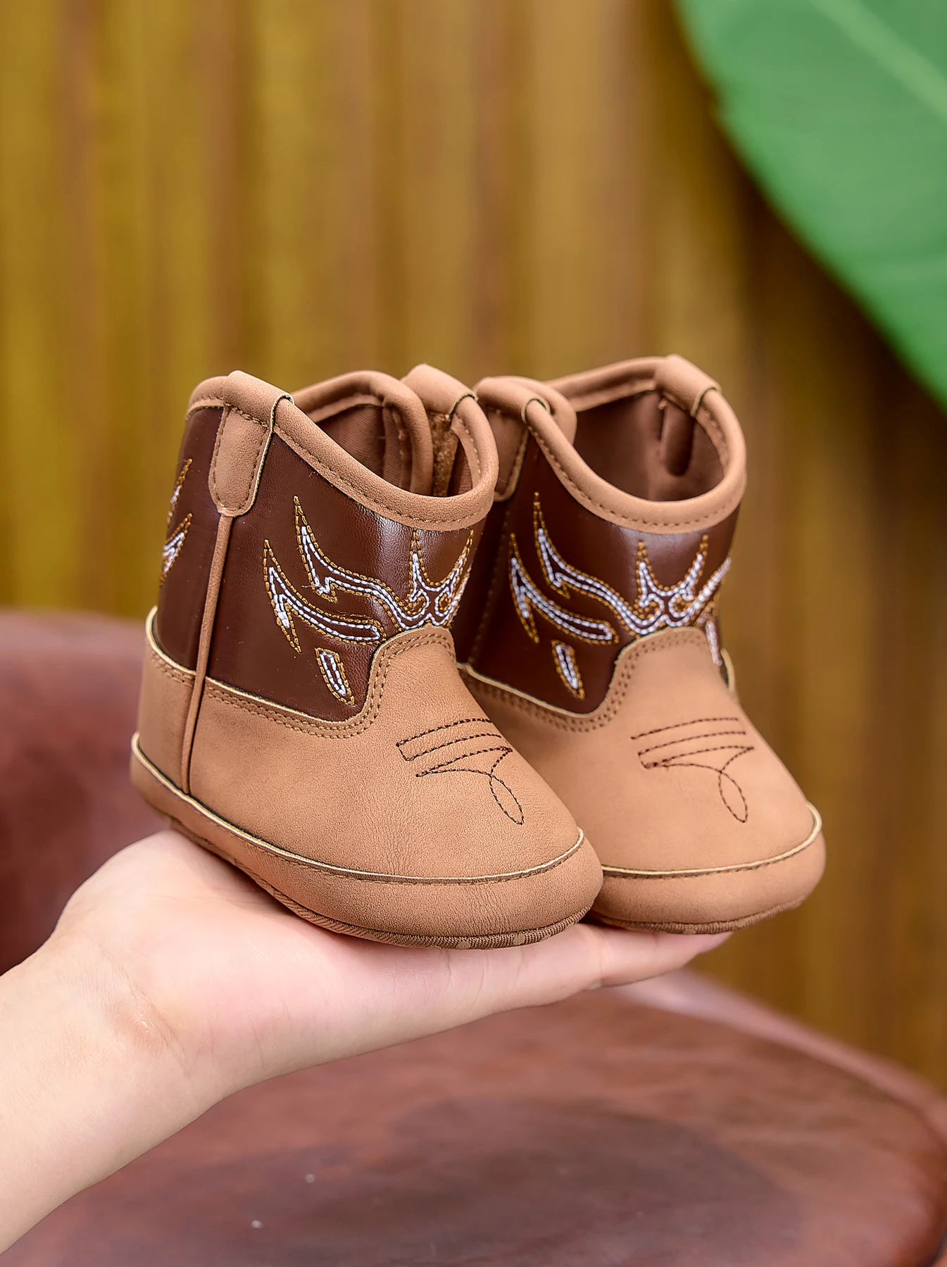 Vintage Farbblock-Stickerei Baby-Cowboystiefel 0-12 Monate Weichsohlige Anti-Kollisions-Laufschuhe für Neugeborene High-Top Kurze Stiefel – Detail 4