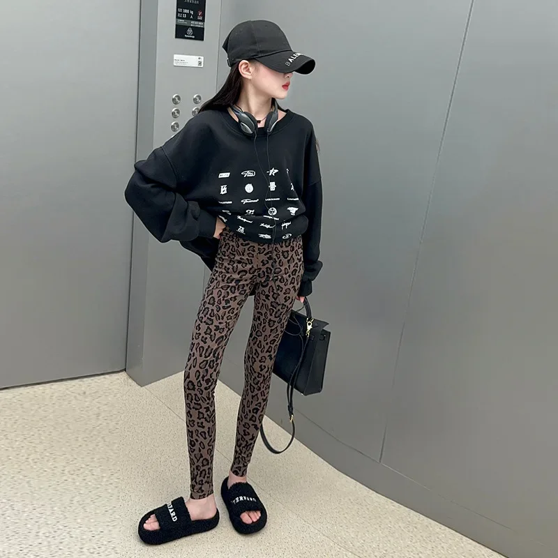 Girls' 2024 Autumn/Winter New Collection with Velvet  Leopard Pattern, Small Legged Leggings Hoodie Two Piece Set Trendy