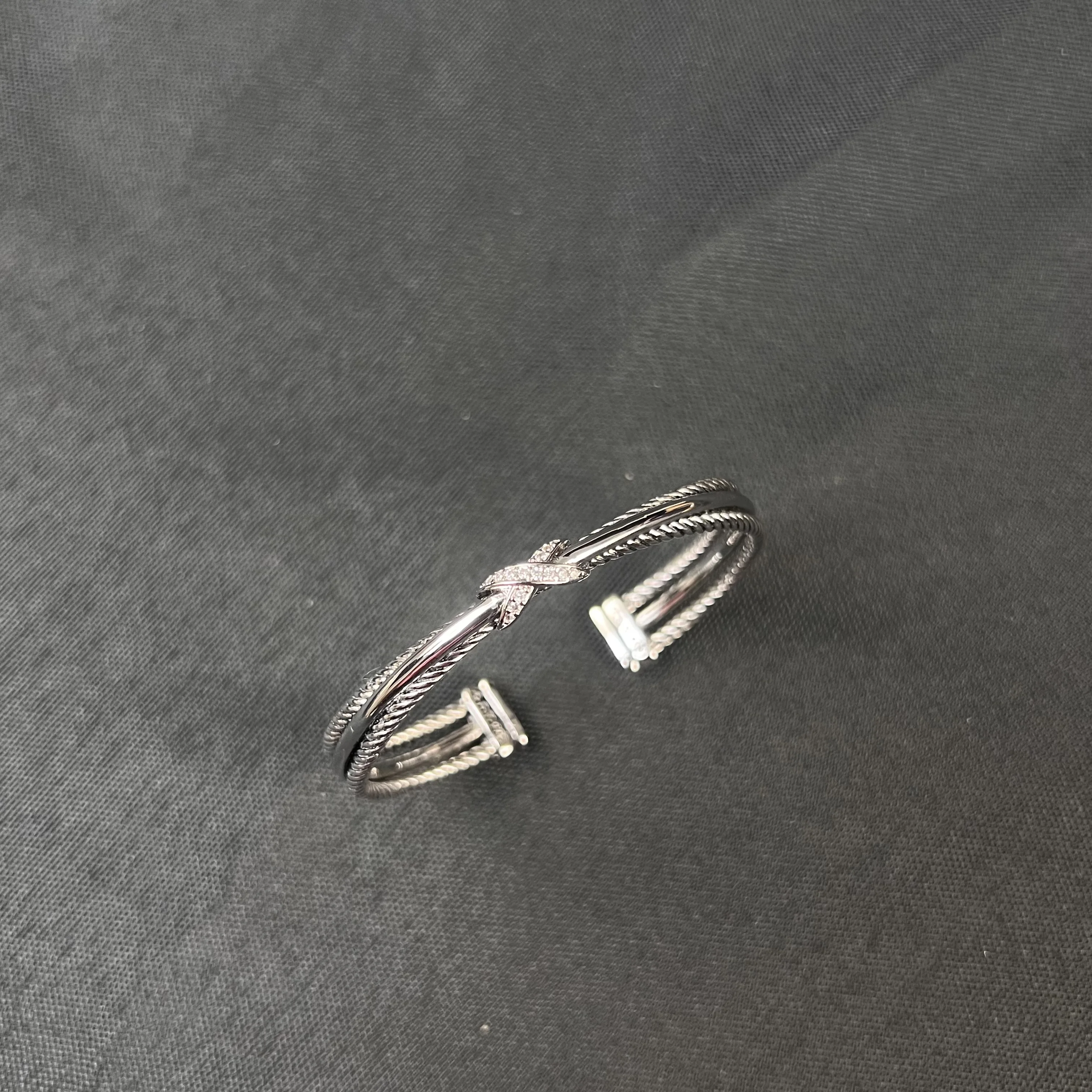 S925 فضة 2025 جديد 7 مللي متر ثلاثة وصلات الصليب الماس X سوار محايد موضة الاتجاه الرجعية شخصية مجوهرات فاخرة