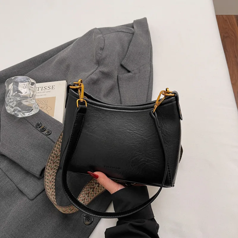 Новинка 2023 года, винтажная женская сумка подмышки, сумка через плечо с верхней ручкой, элегантная сумка через плечо в стиле ретро, очень универсальная и шикарная