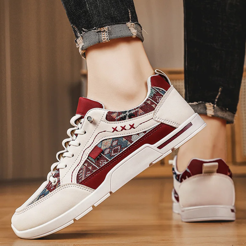 Scarpe comode e comode in mesh casual da uomo 2025 Nuova primavera Calzature leggere e traspiranti Scarpe da ginnastica da corsa di moda Scarpe da esterno di colore misto