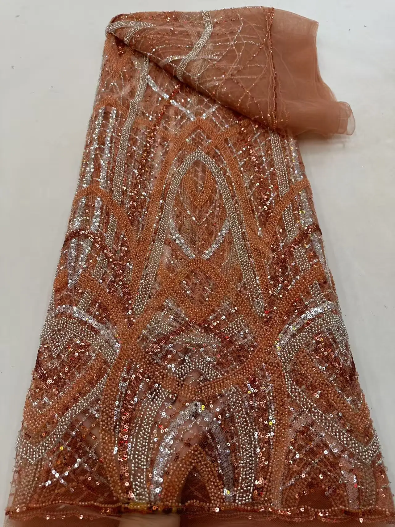 

Fashion African Luxury Sequins Lace Fabrics, Latest Beaded Groom Embroidery, French Mesh, Material for Party and Wedding M126-1