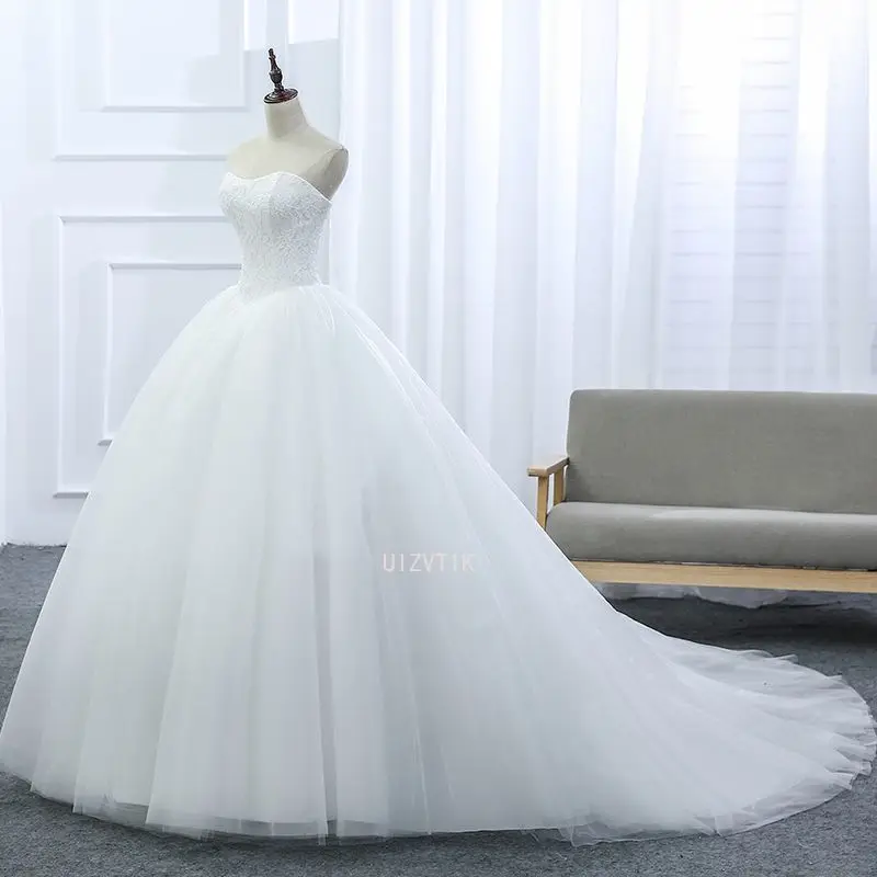 Elegant Simple Classic Ball Gown Strapless Sleeveless Wedding Dress Customized Fashion Lace Sweetheart With Train Bridal Gown